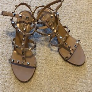 Rockstud calfskin ankle strap sandal 70 MM
